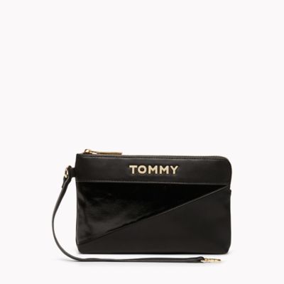 tommy hilfiger wristlet bags