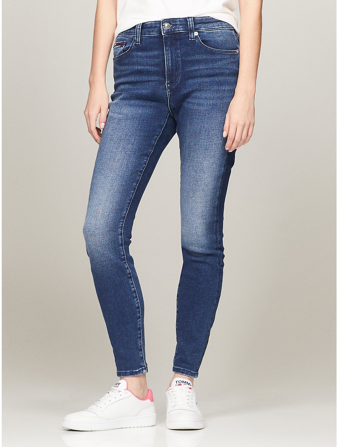 Tommy Hilfiger Women's High-Rise Skinny Fit Medium Wash Jean