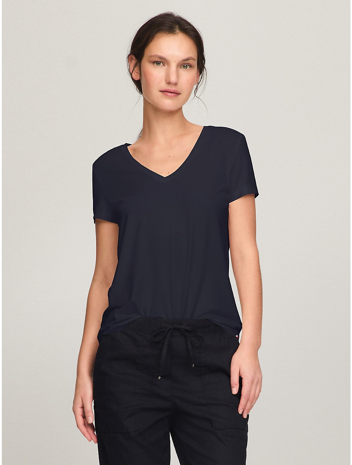 Tommy Hilfiger Women's Linen Blend V-Neck T-Shirt