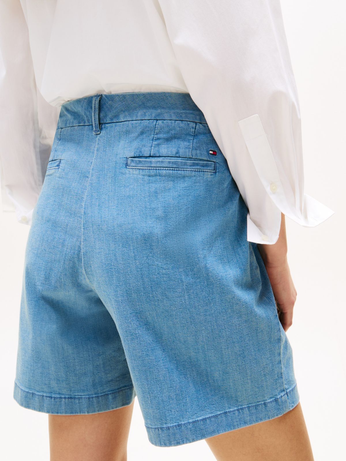 Stretch 7" Chino Short — Light Wash