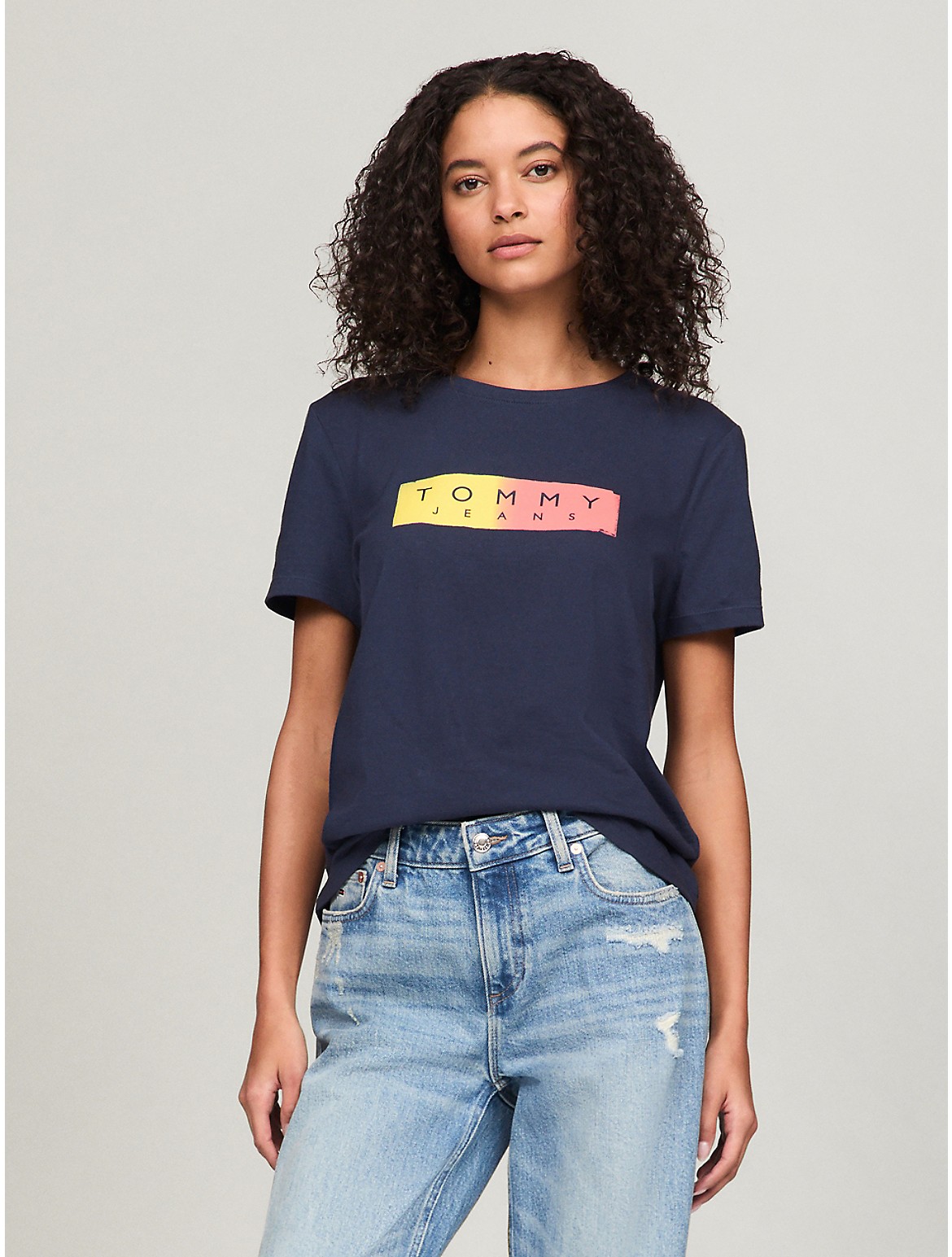 Tommy Hilfiger Women's Tommy Jeans Logo T-Shirt