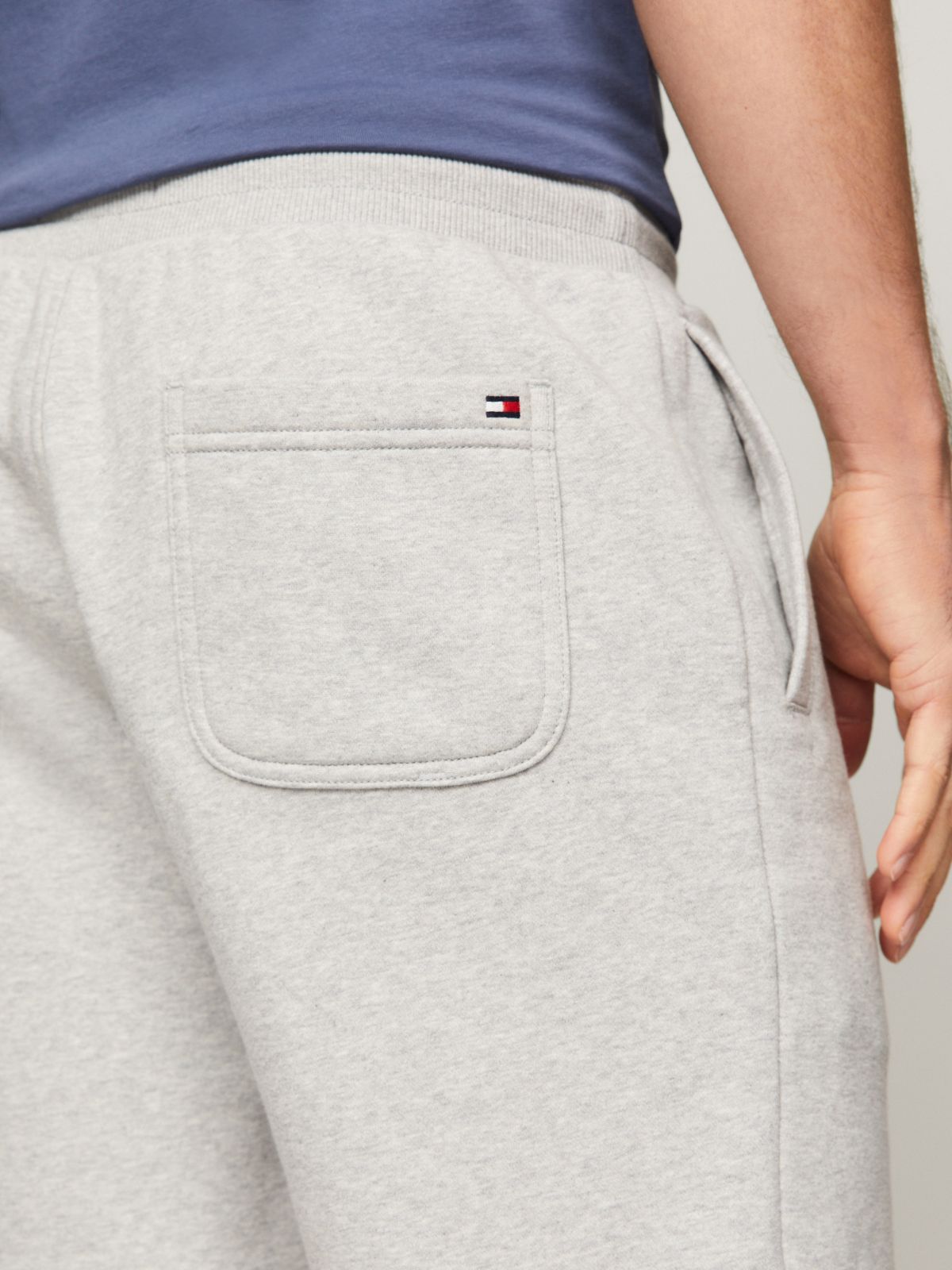 Embroidered Tommy Logo Sweatshort — Grey Heather