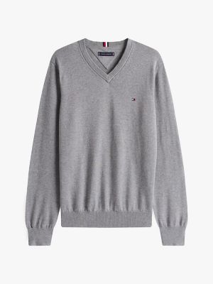 Solid Logo V-Neck Sweater | Tommy Hilfiger Solid Logo V-Neck Sweater | Tommy Hilfiger