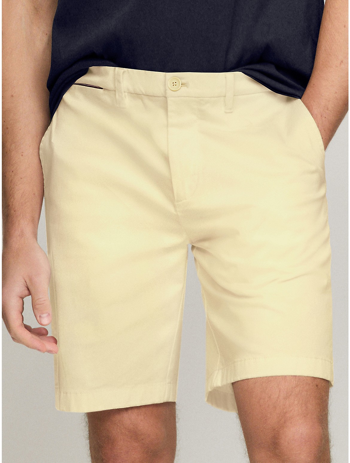 Tommy Hilfiger Men's Straight Fit Twill 9 Chino Short