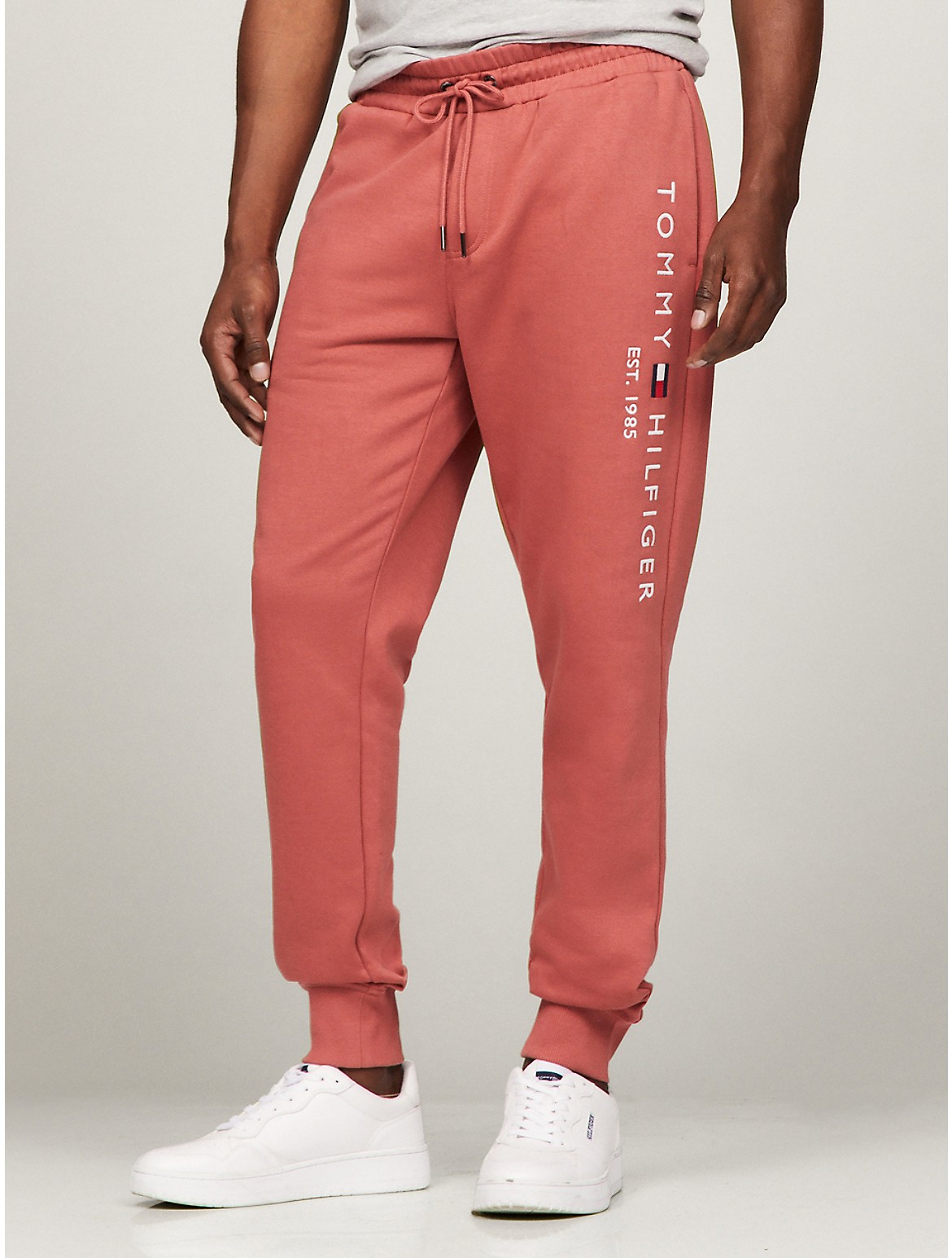 Tommy Hilfiger Tommy Logo Sweatpant In Red Fascination