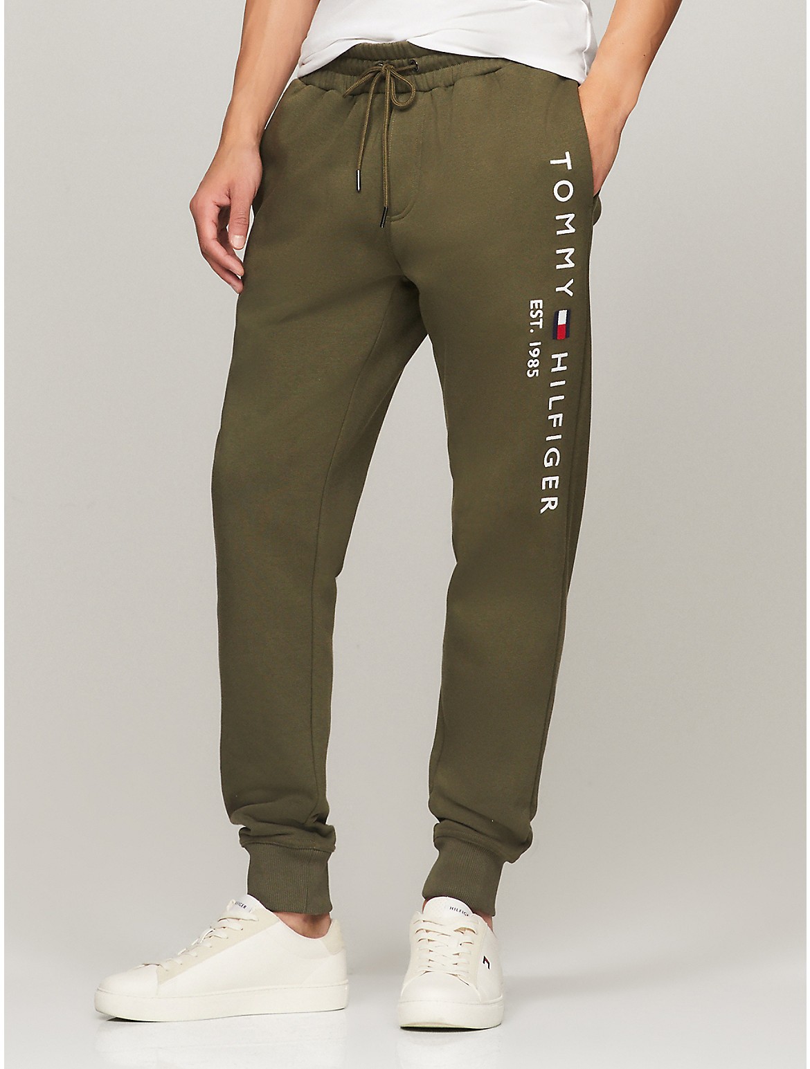 Tommy Hilfiger Tommy Logo Sweatpant In Army Green
