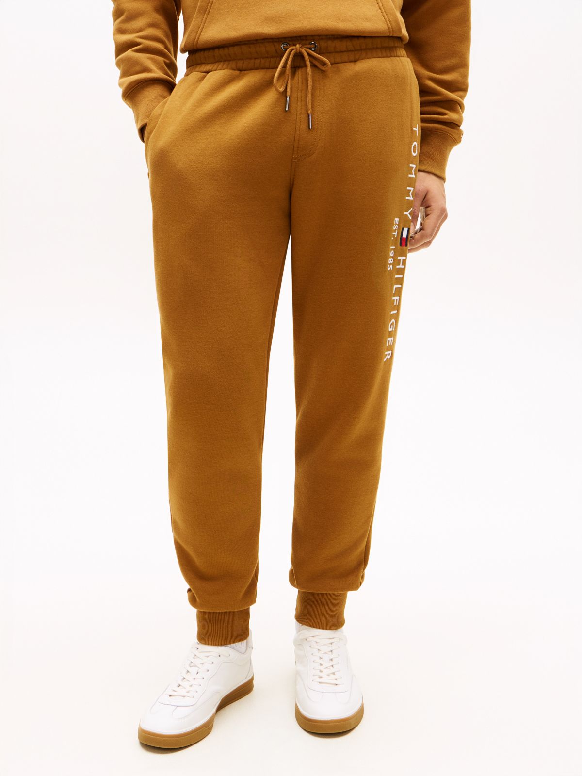 Tommy Logo Sweatpant — Country Brown