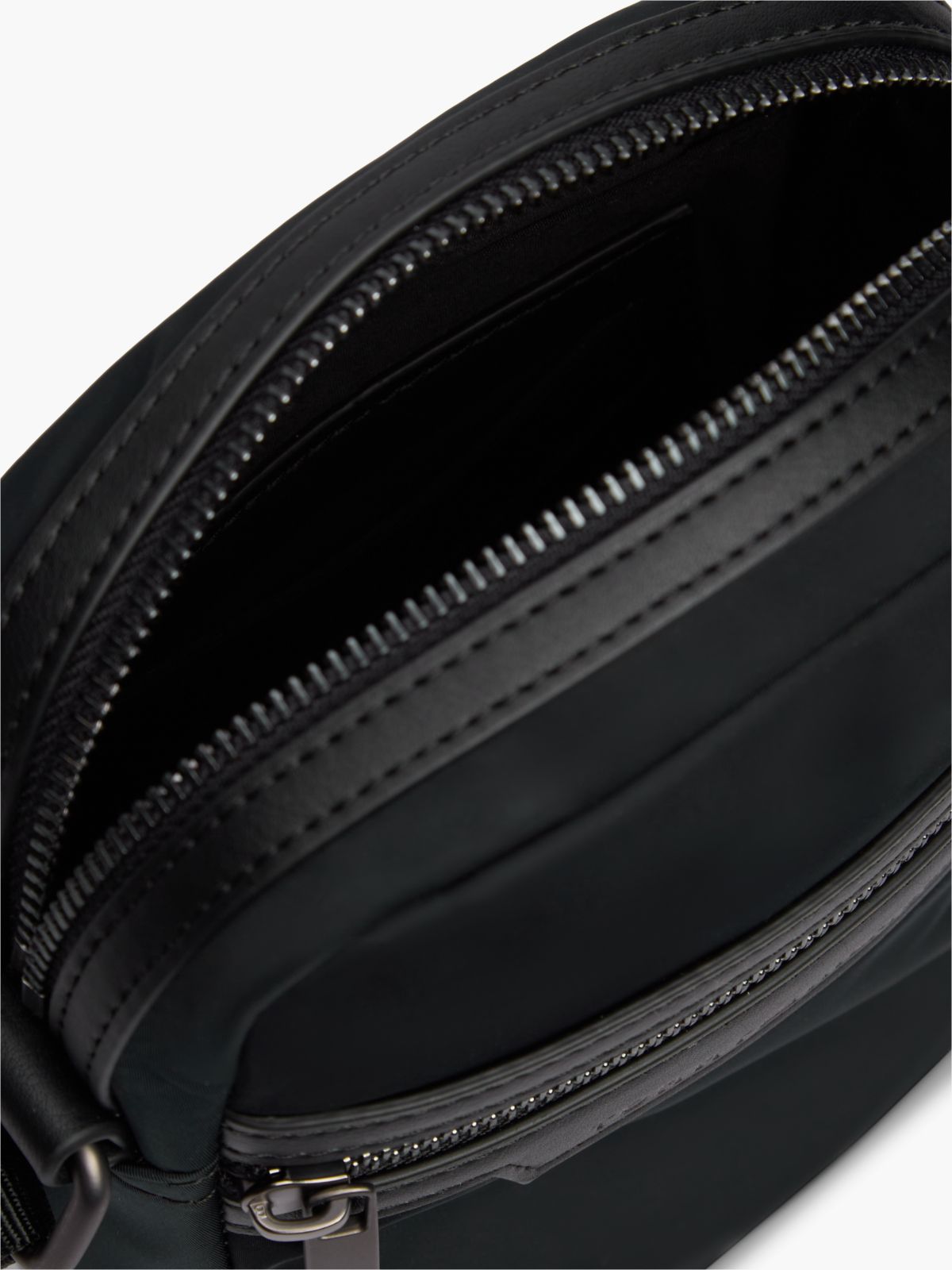 Water-Repellent Mini Reporter Bag — Black