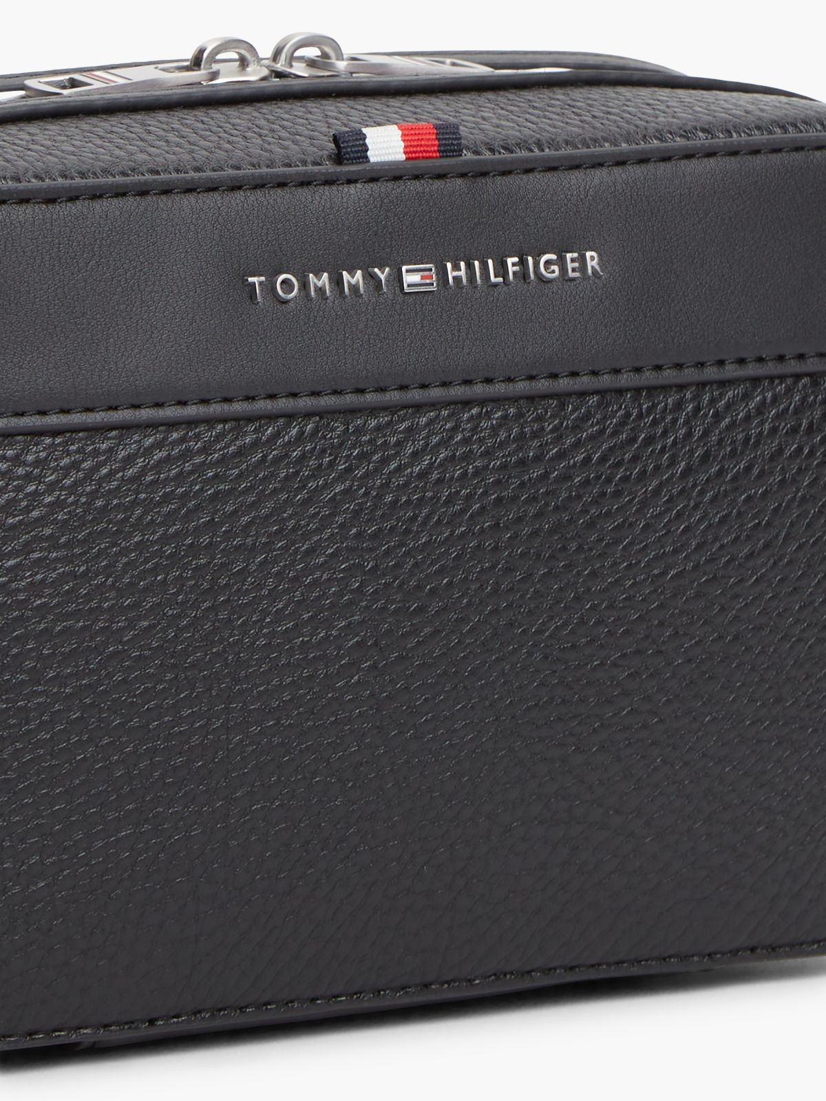 Hilfiger Logo Pebbled Dopp Kit — Black