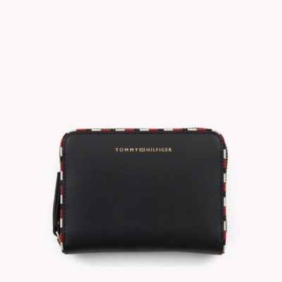 tommy hilfiger wristlet wallet