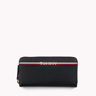 tommy hilfiger wristlet wallet