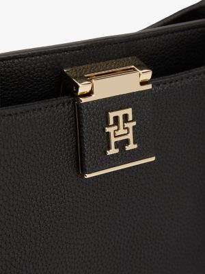 Женские сумки Tommy Hilfiger Monogram Clasp Medium Satchel Bag — фото 3