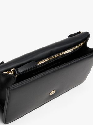 Женские сумки Tommy Hilfiger Monogram Clasp Pebbled Flap Clutch — фото 5