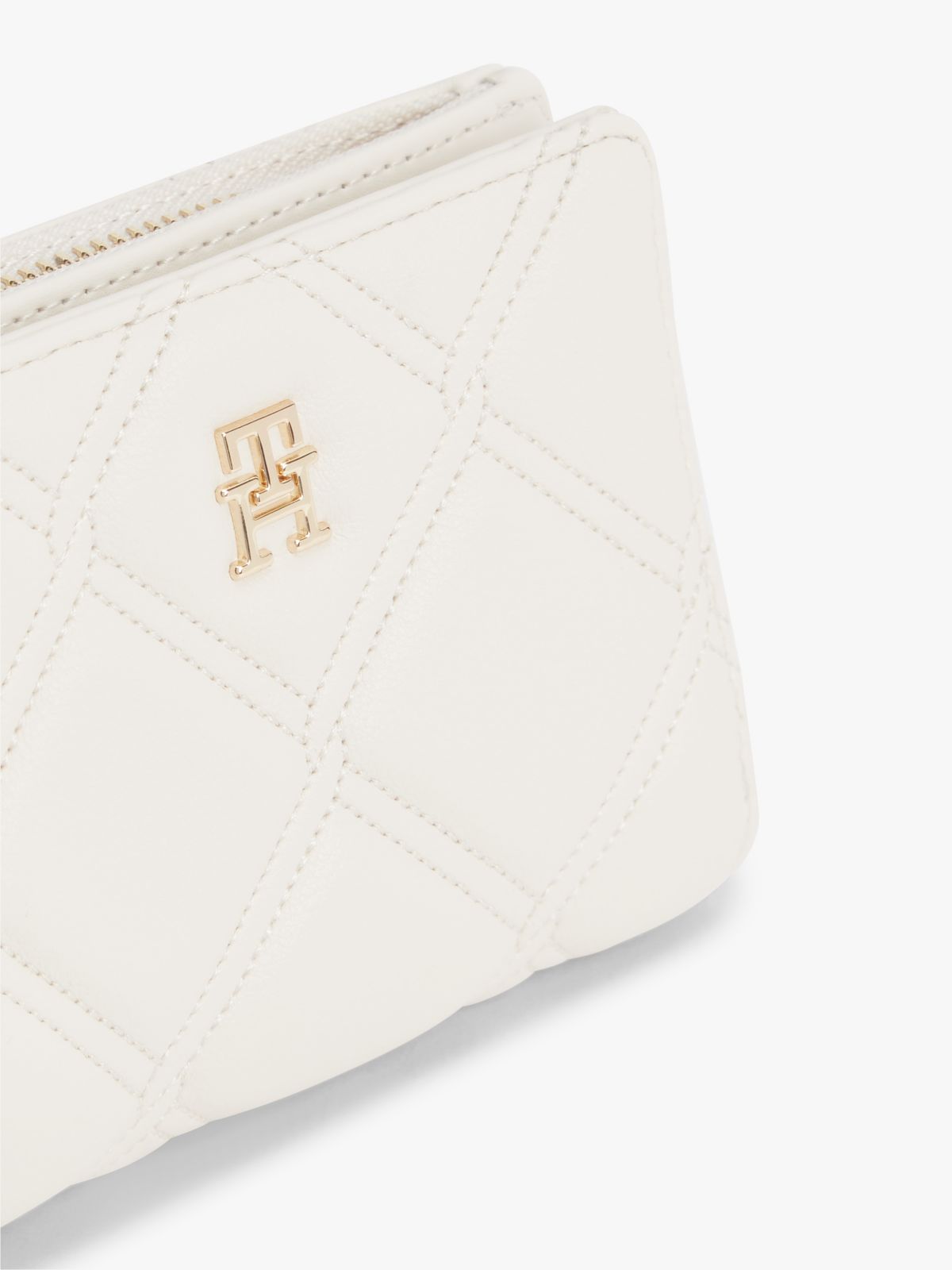 Quilted Bifold Wallet — Soft Cream