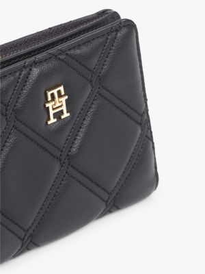 Женские кошельки Tommy Hilfiger Quilted Bifold Wallet — фото 4