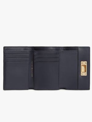 Женские кошельки Tommy Hilfiger Monogram Turnlock Trifold Wallet — фото 3