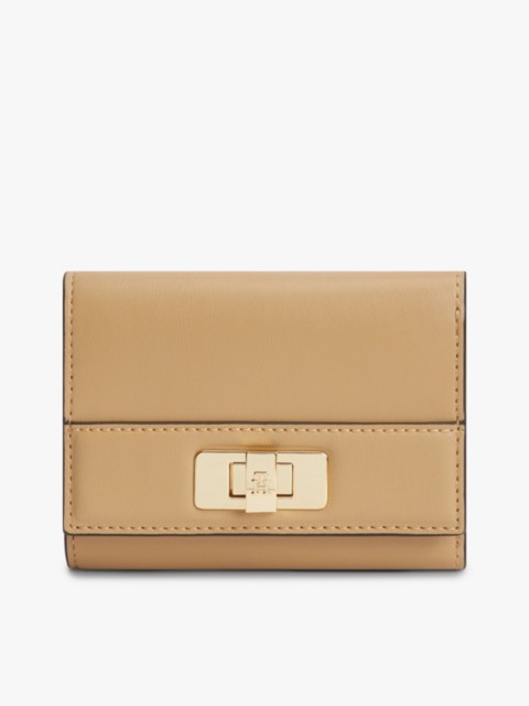 Женские кошельки Tommy Hilfiger Monogram Turnlock Trifold Wallet