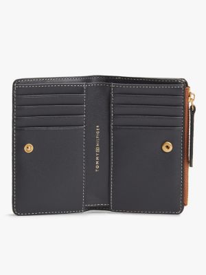 Женские кошельки Tommy Hilfiger Script Monogram Canvas Bifold Wallet — фото 3
