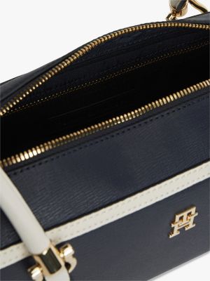 Женские сумки Tommy Hilfiger Monogram East-West Shoulder Bag — фото 4