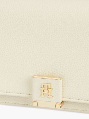 Женская сумка Tommy Hilfiger Monogram Clasp Chain Strap Crossbody, цвет: Мягкий кремовый — фото 5