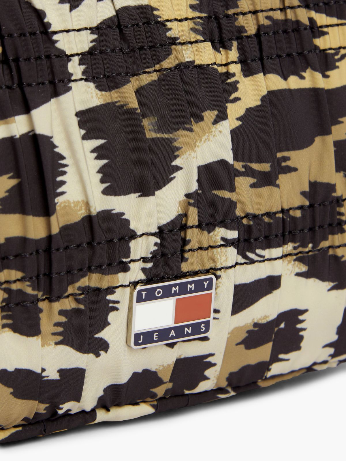 Tommy Jeans Leopard Print Toiletry Bag — Leopard Print