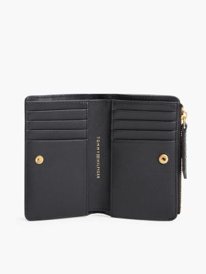 Женский кошелёк Tommy Hilfiger Croc-Embossed Leather Bifold, цвет: Чёрный — фото 5