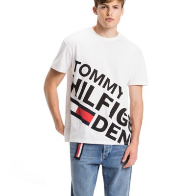 tommy hilfiger graphic logo tee