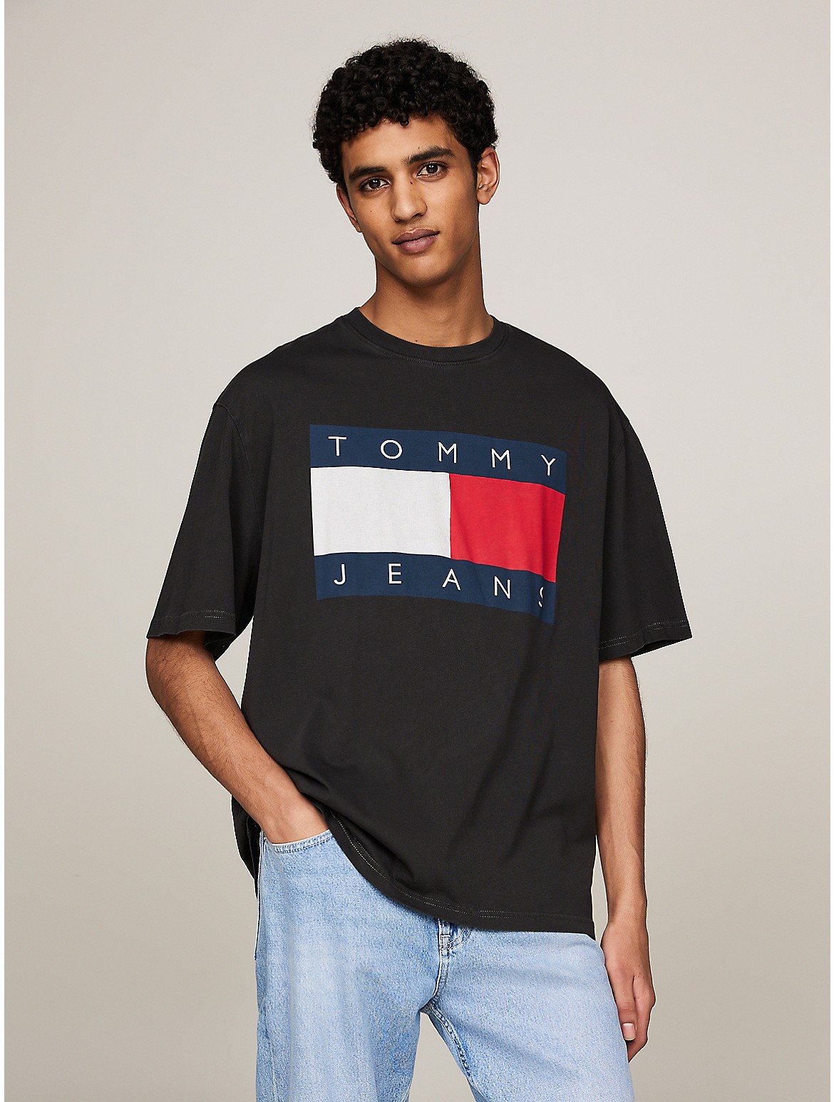 Tommy Hilfiger Men's Oversized Fit TJ Flag Graphic T-Shirt