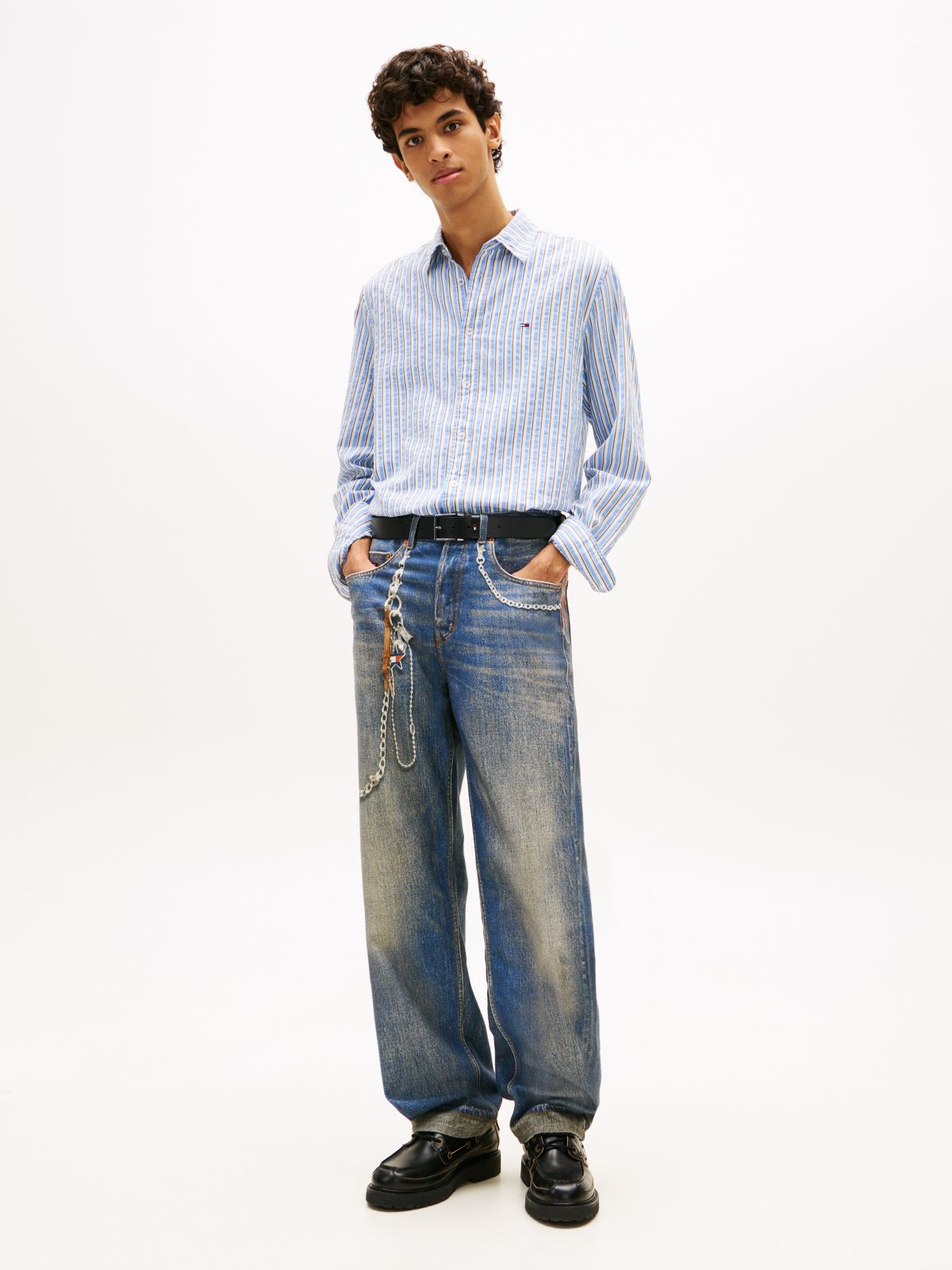 Tommy Jeans Chain-Print Relaxed Jean — Washed Denim