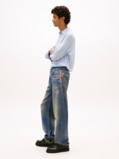 Tommy Jeans Chain-Print Relaxed Jean — Washed Denim 3