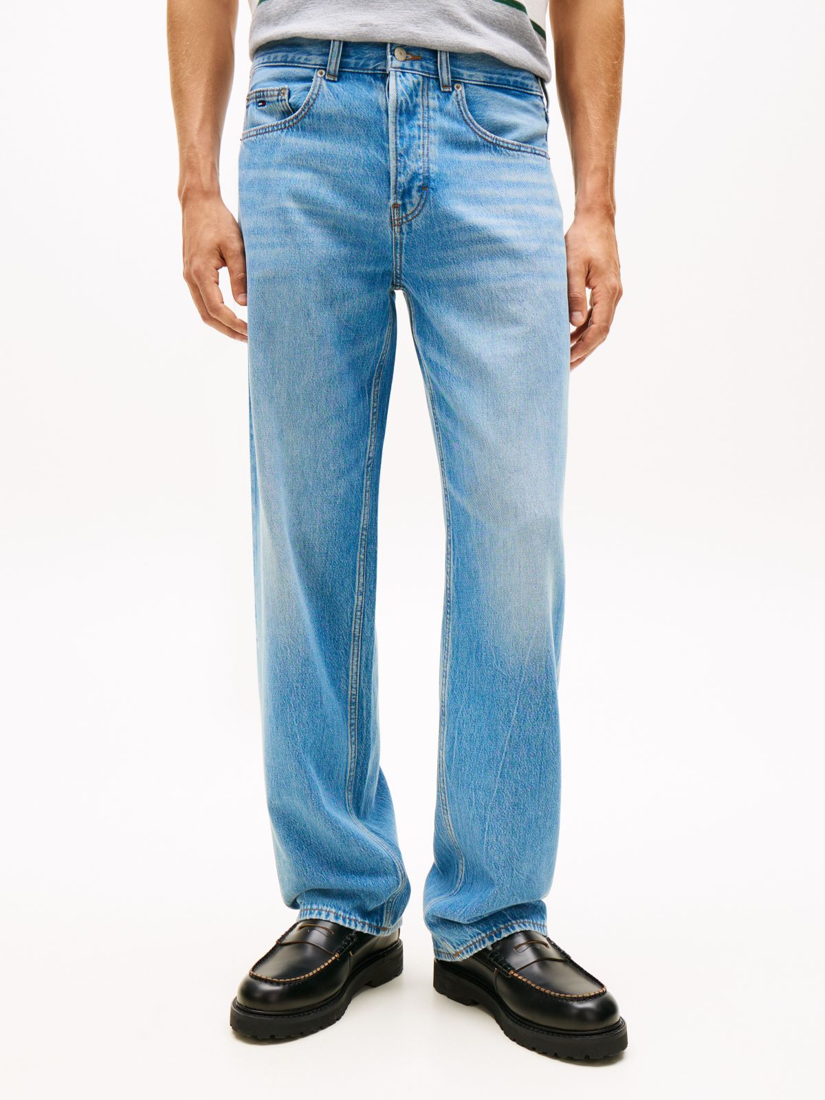 Tommy Jeans Relaxed Straight Jean — Light Wash Denim
