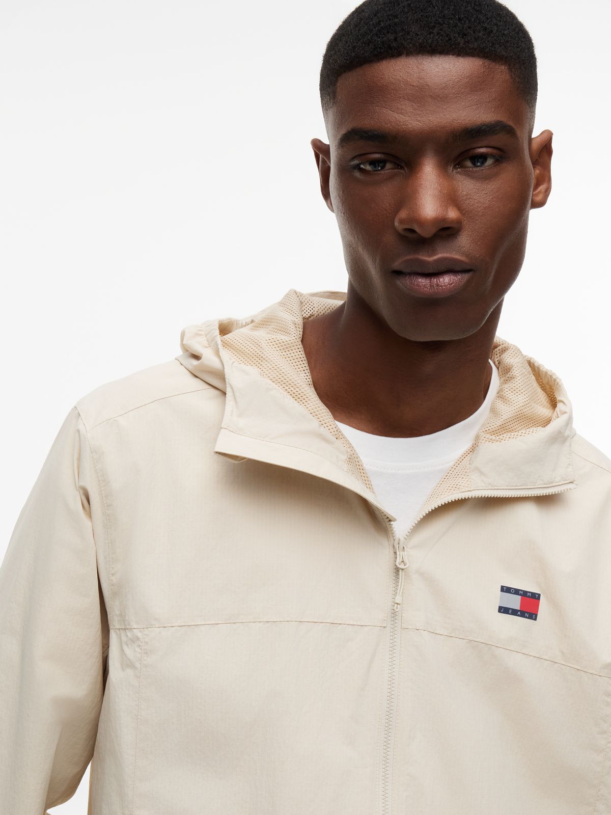 Tommy Jeans Packable Chicago Windbreaker — Classic Beige