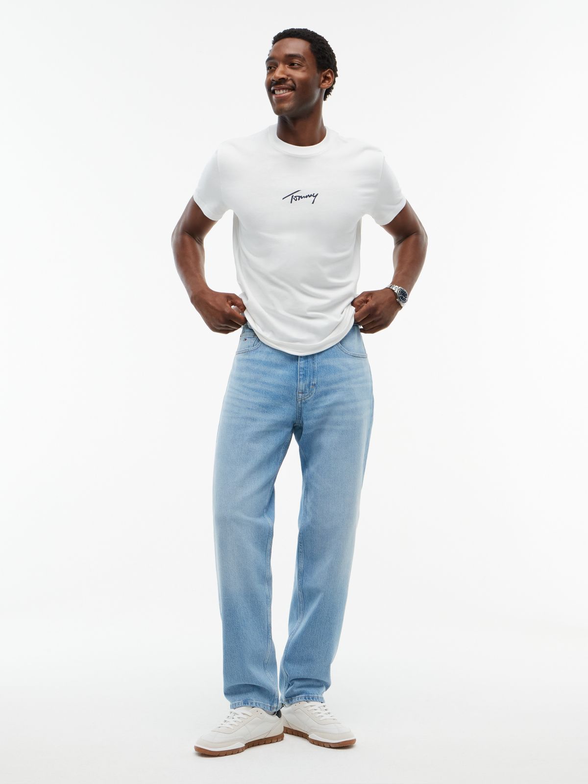 Tommy Jeans Tapered Straight Jean — Light Wash Denim
