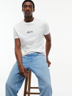 Tommy Jeans Tapered Straight Jean — Light Wash Denim 4