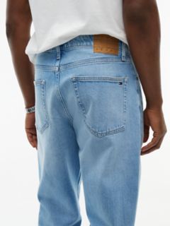 Tommy Jeans Tapered Straight Jean — Light Wash Denim 6