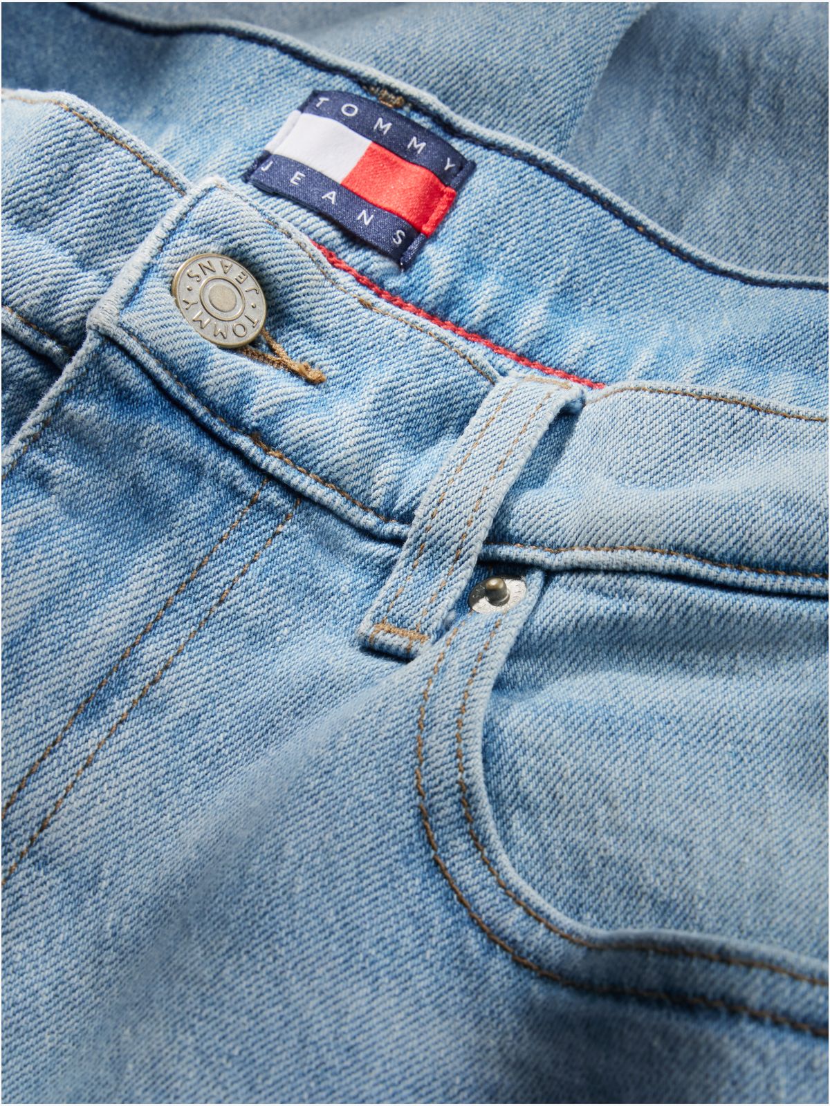 Tommy Jeans Loose Jean — Light Wash Denim