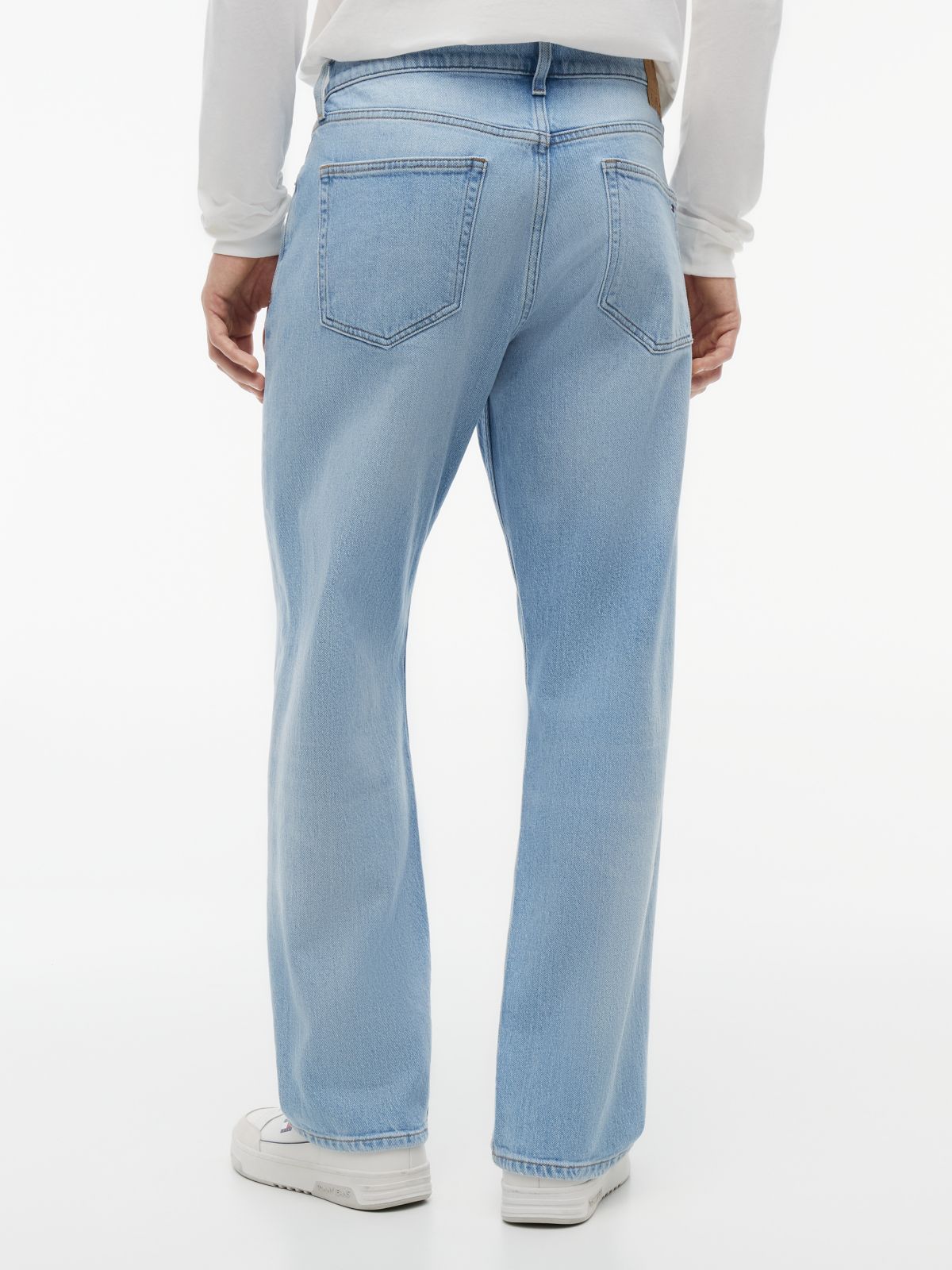 Tommy Jeans Loose Jean — Light Wash Denim