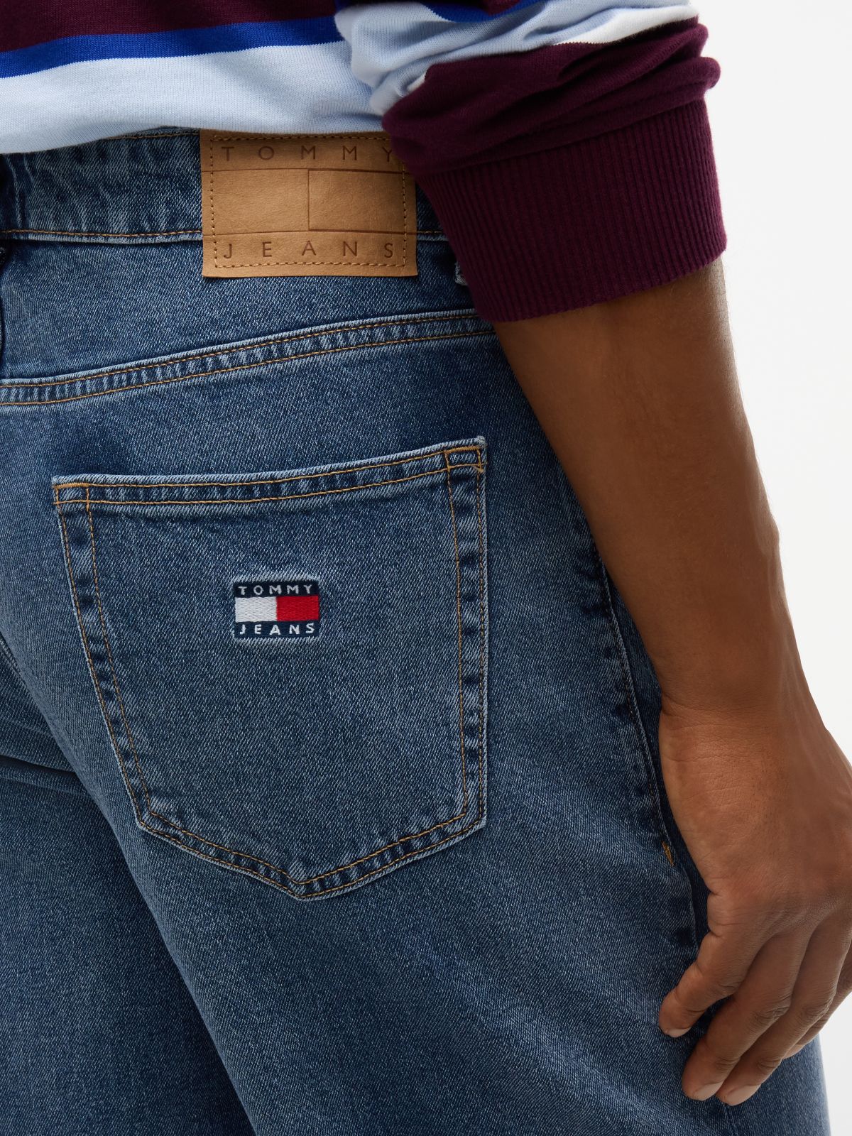 Tommy Jeans Loose Straight Carpenter Jean — Denim Medium