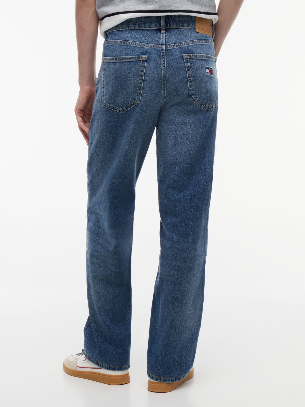 Tommy Jeans Loose Straight Carpenter Jean — Denim Medium