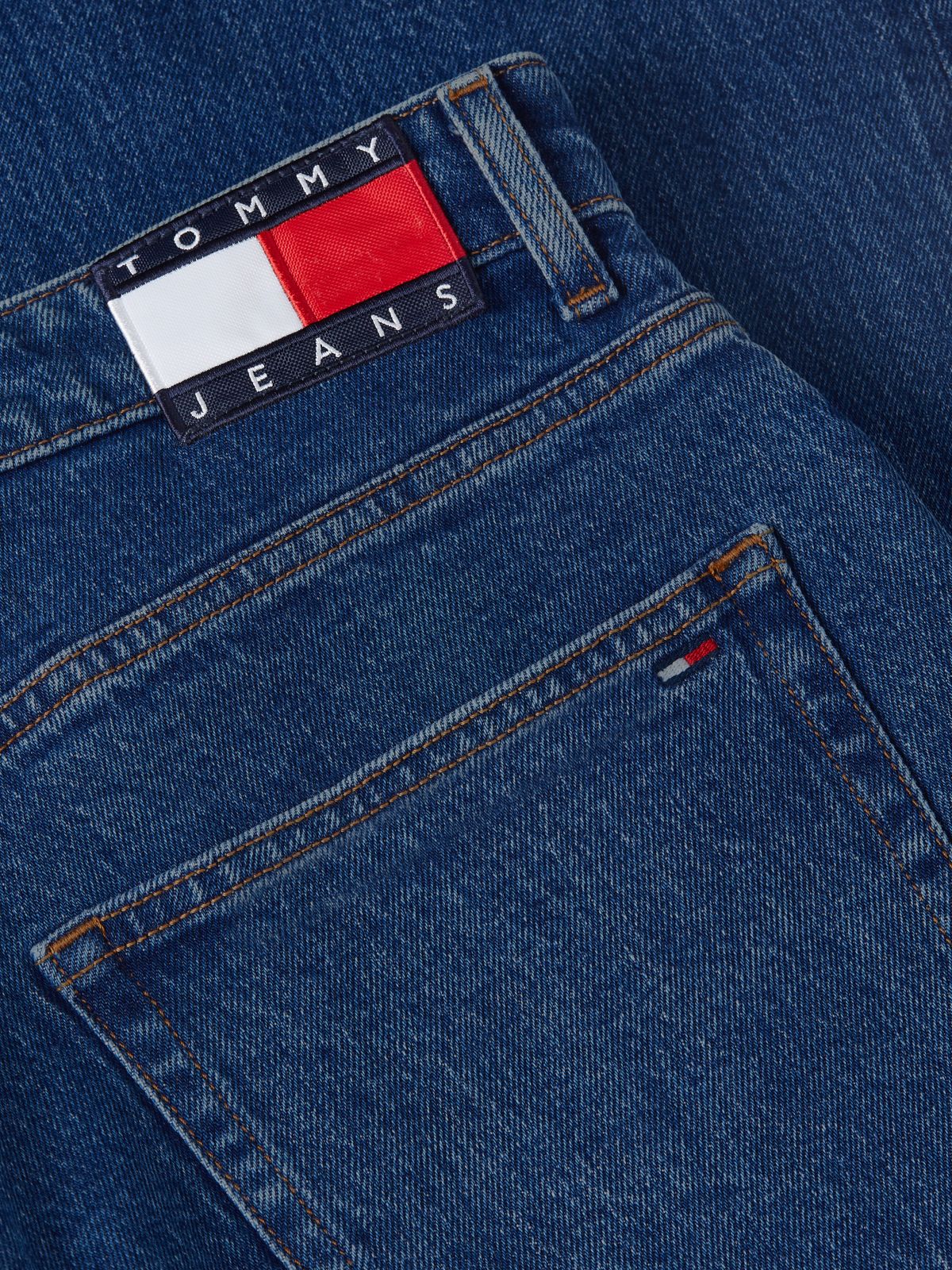 Tommy Jeans Relaxed Straight Jean — Medium Wash Denim