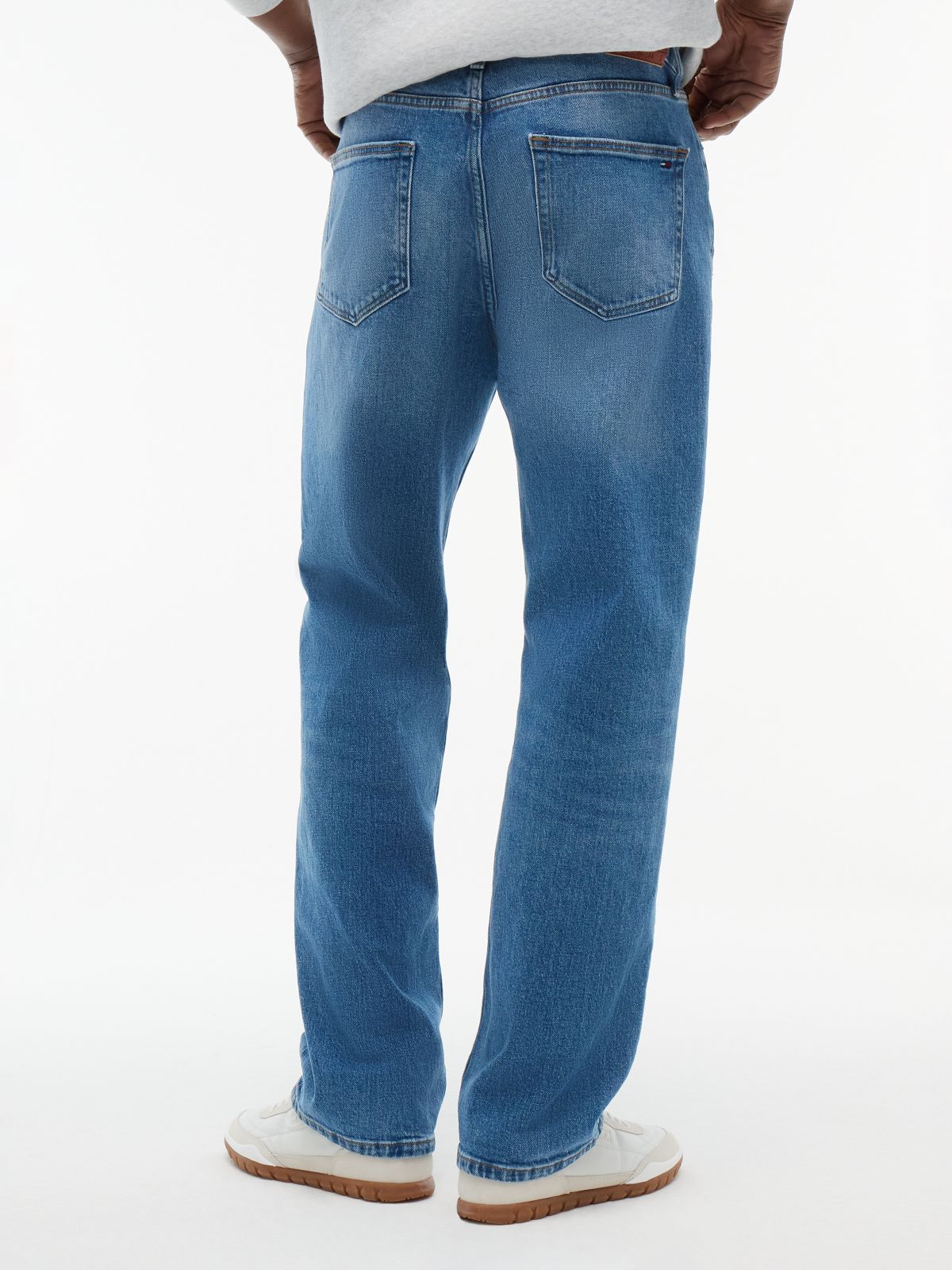 Tommy Jeans Loose Jean — Medium Wash Denim