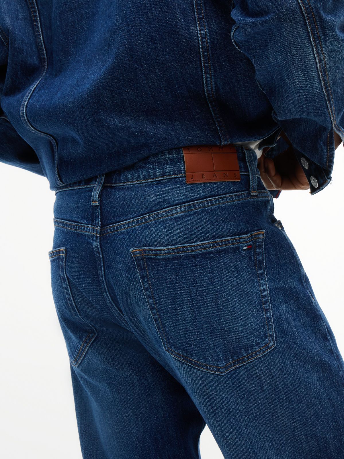 Tommy Jeans Loose Jean — Denim Dark