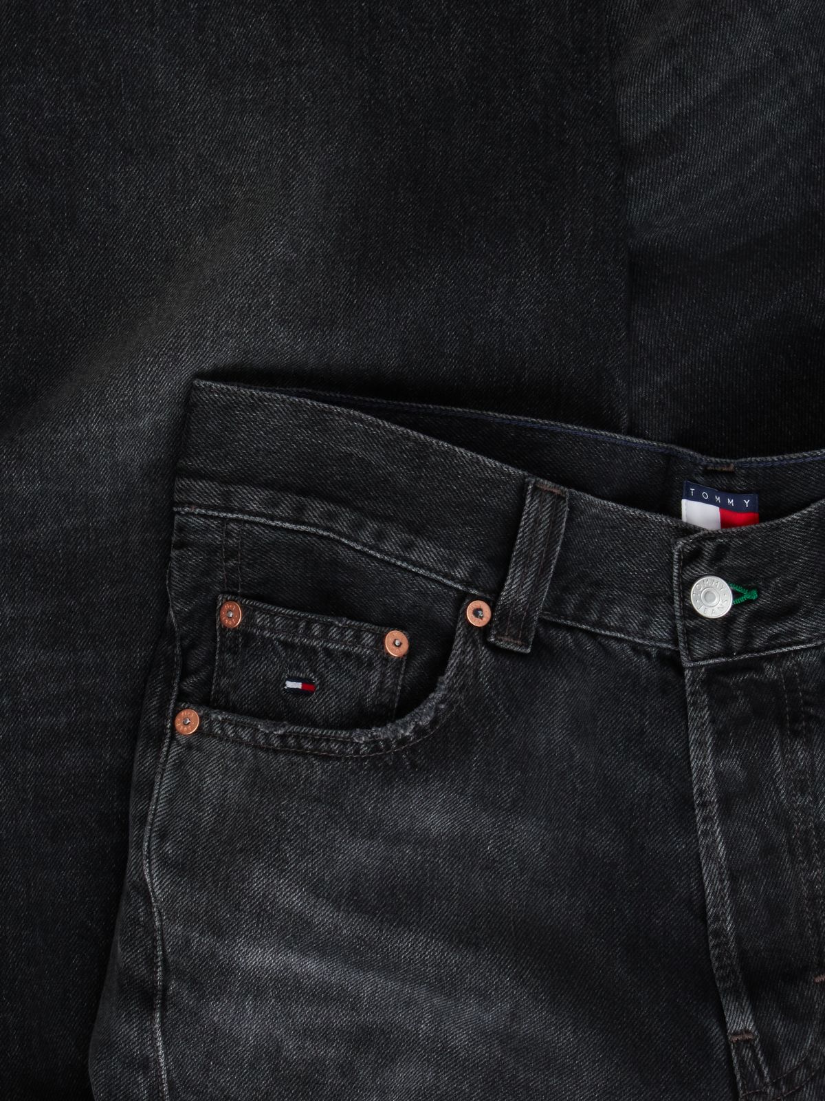 Tommy Jeans Lightweight Barrel Jean — Denim Black