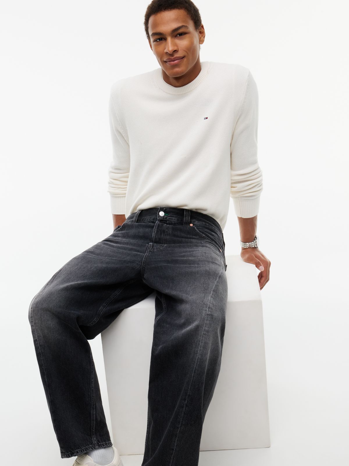Tommy Jeans Lightweight Barrel Jean — Denim Black
