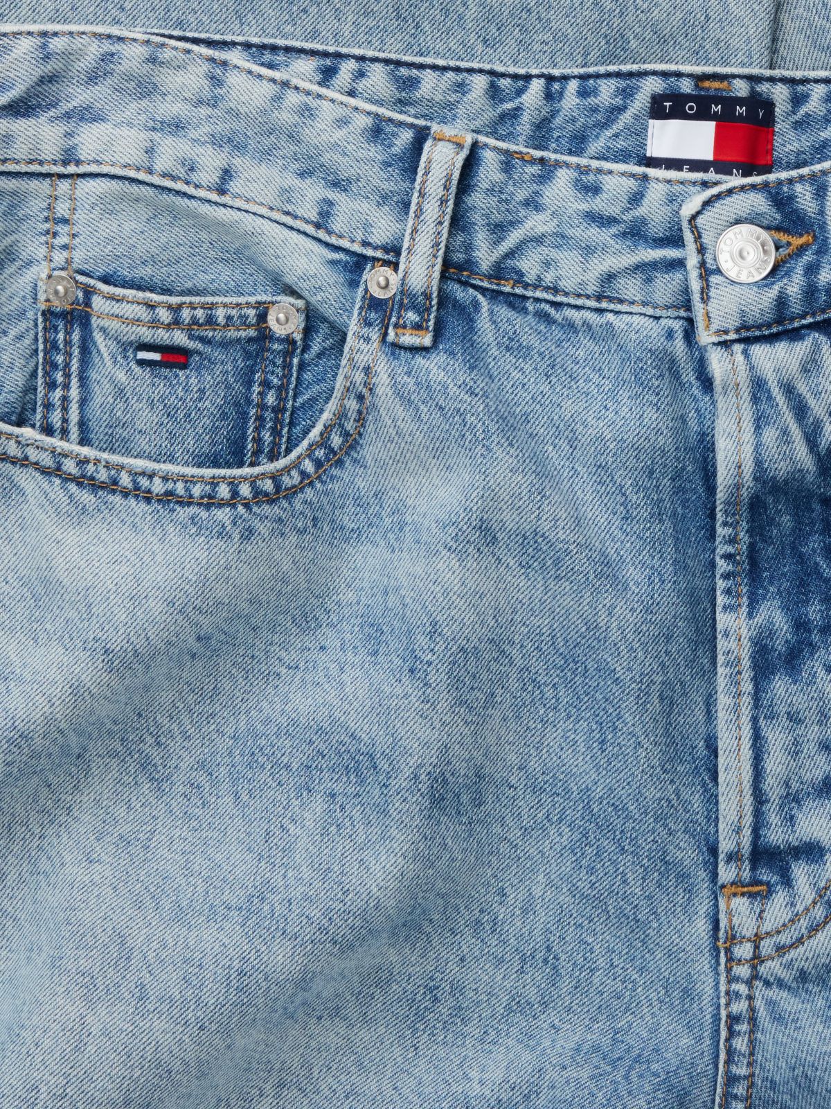 Tommy Jeans Lightweight Loose Straight Jean — Denim Light