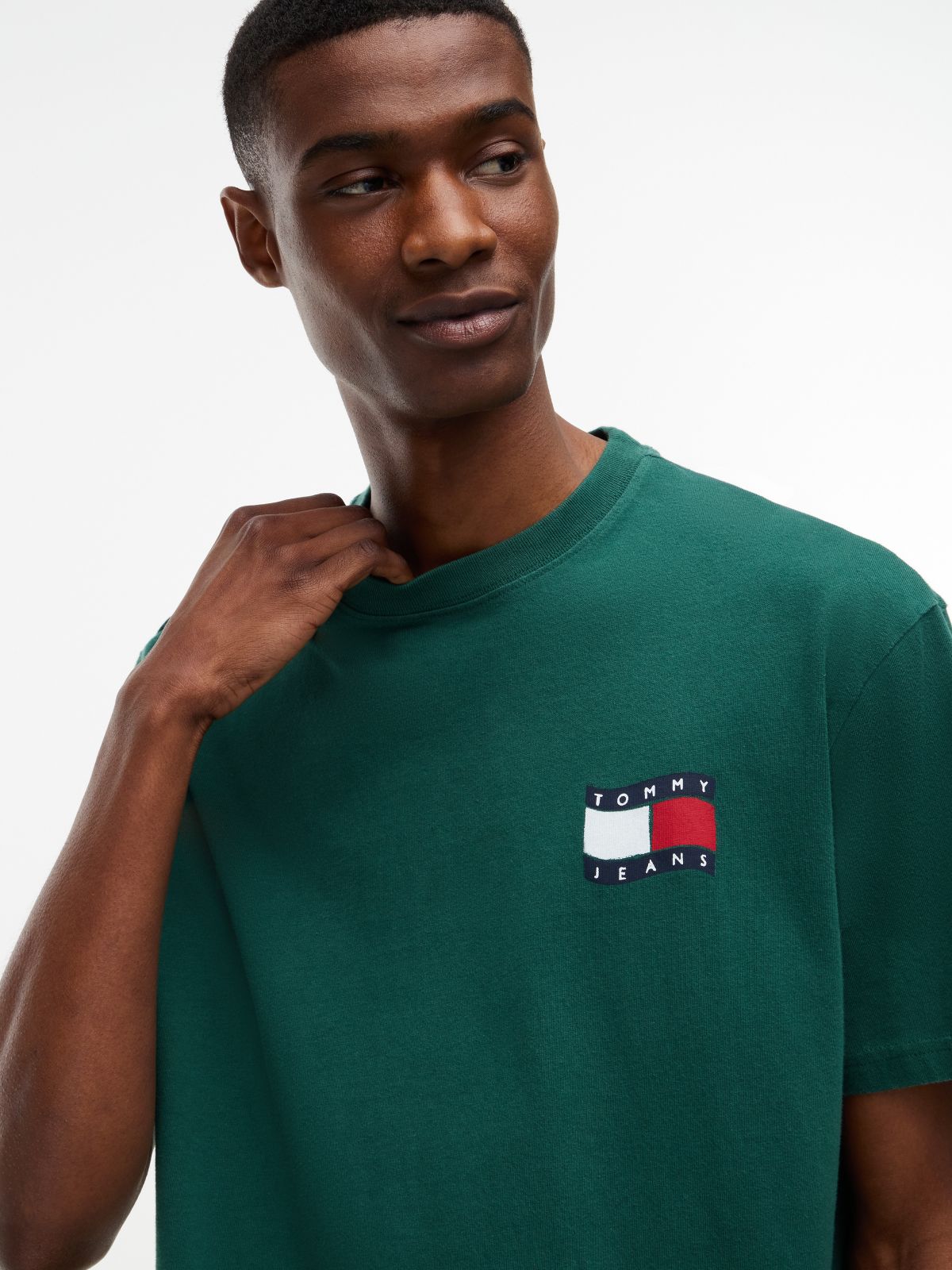 Tommy Jeans Wavy Flag Logo T-Shirt — Velvet Green