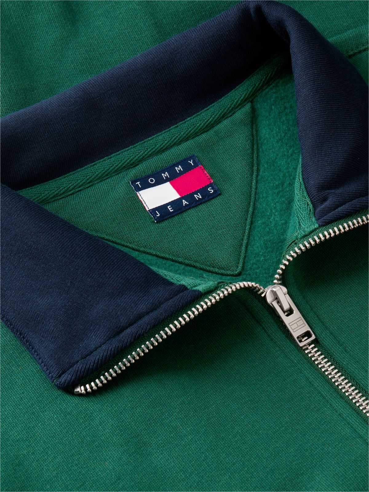 Tommy Jeans Flag Quarter-Zip Sweatshirt — Velvet Green