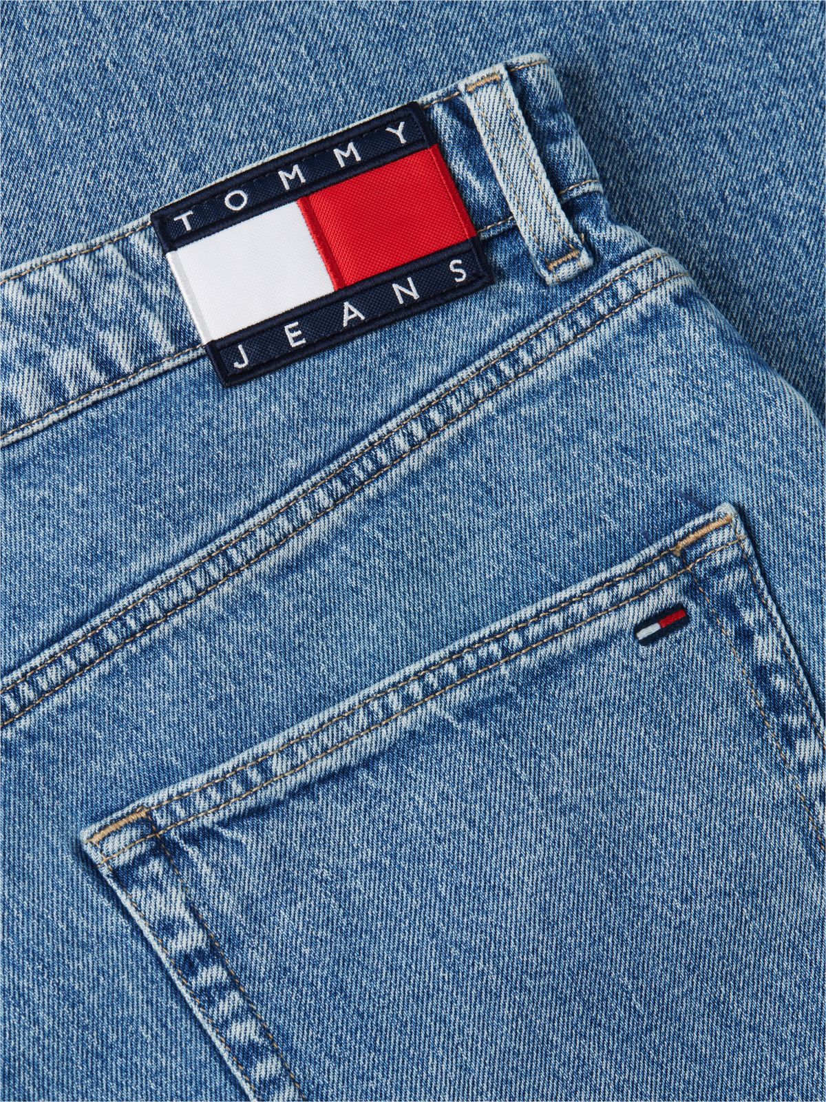 Tommy Jeans Baggy Jean — Medium Wash Denim