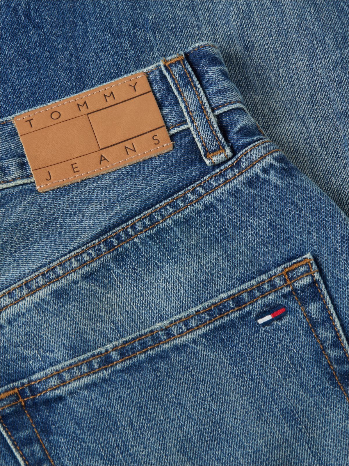 Tommy Jeans Distressed Baggy Jean — Denim Dark