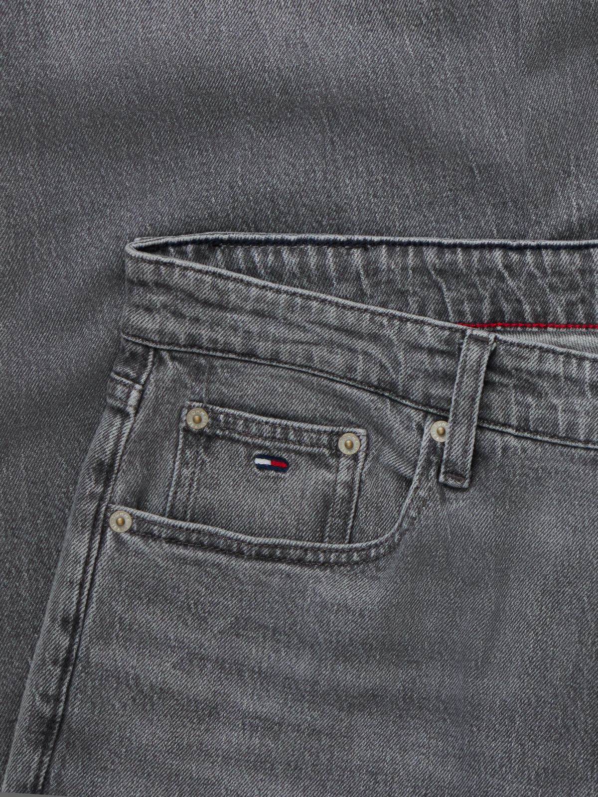 Tommy Jeans Tapered Relaxed Jean — Grey